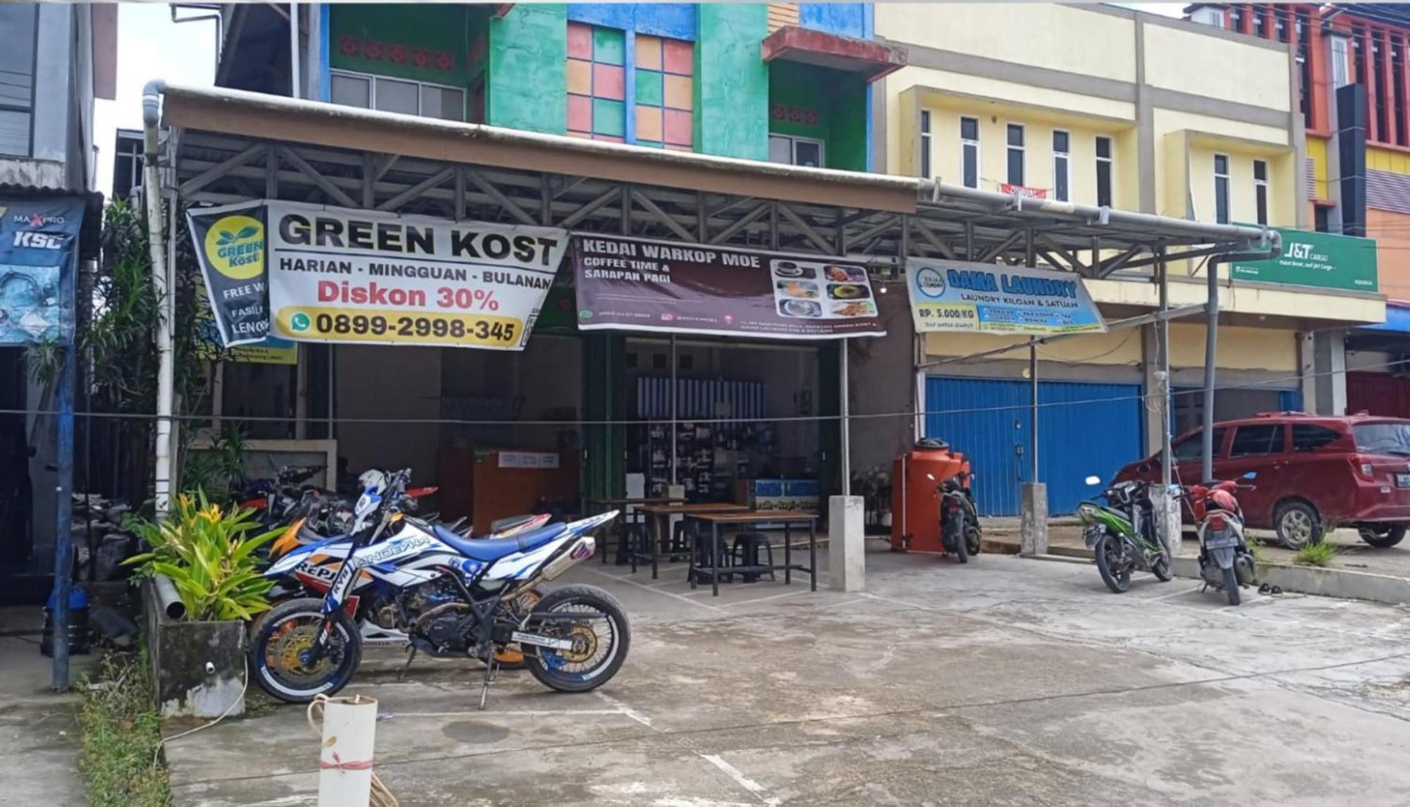 Hostel Greenkost Sintang Exterior foto
